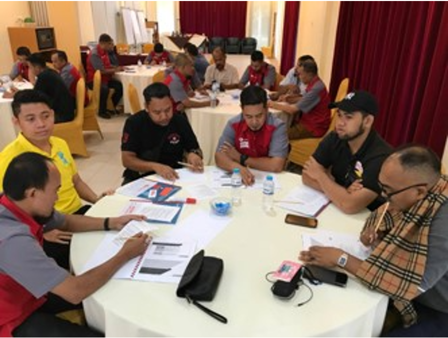 container-ship-arriving-886×668(13)